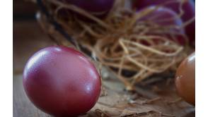 Ostereier natürlich färben mit Zwiebeln, Spinat und Roter Bete Foto:Topfgucker-TV