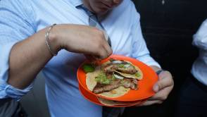   An den Gaonera-Taco kommt nur Salz und ein Spritzer Limettensaft.  (Foto: picture alliance/dpa/AP)