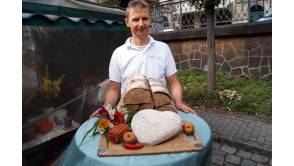 Mobiler Holzofenbäcker auf Dresdens Wochenmärkten bis 2018